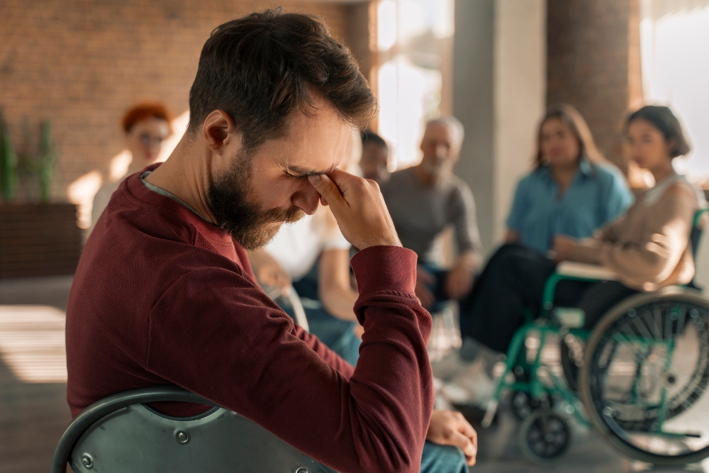 Persona con intensidad emocional y sensación de sentir demasiado